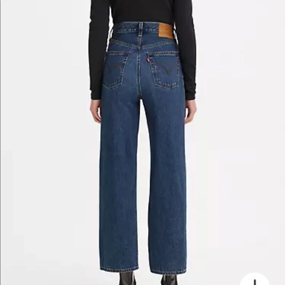 Levi’s Ribcage Straight Jeans - Picture 3 of 11